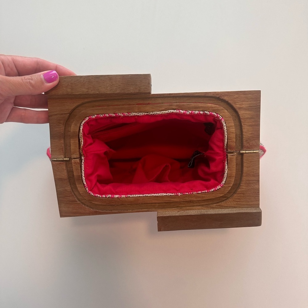 Beaded Cloth Clutch with Wooden Top - Picture 4 of 9